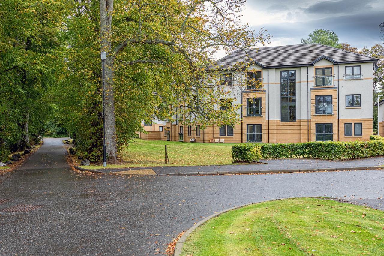 Hedgefield House - Serene Top Floor Flat Inverness Esterno foto