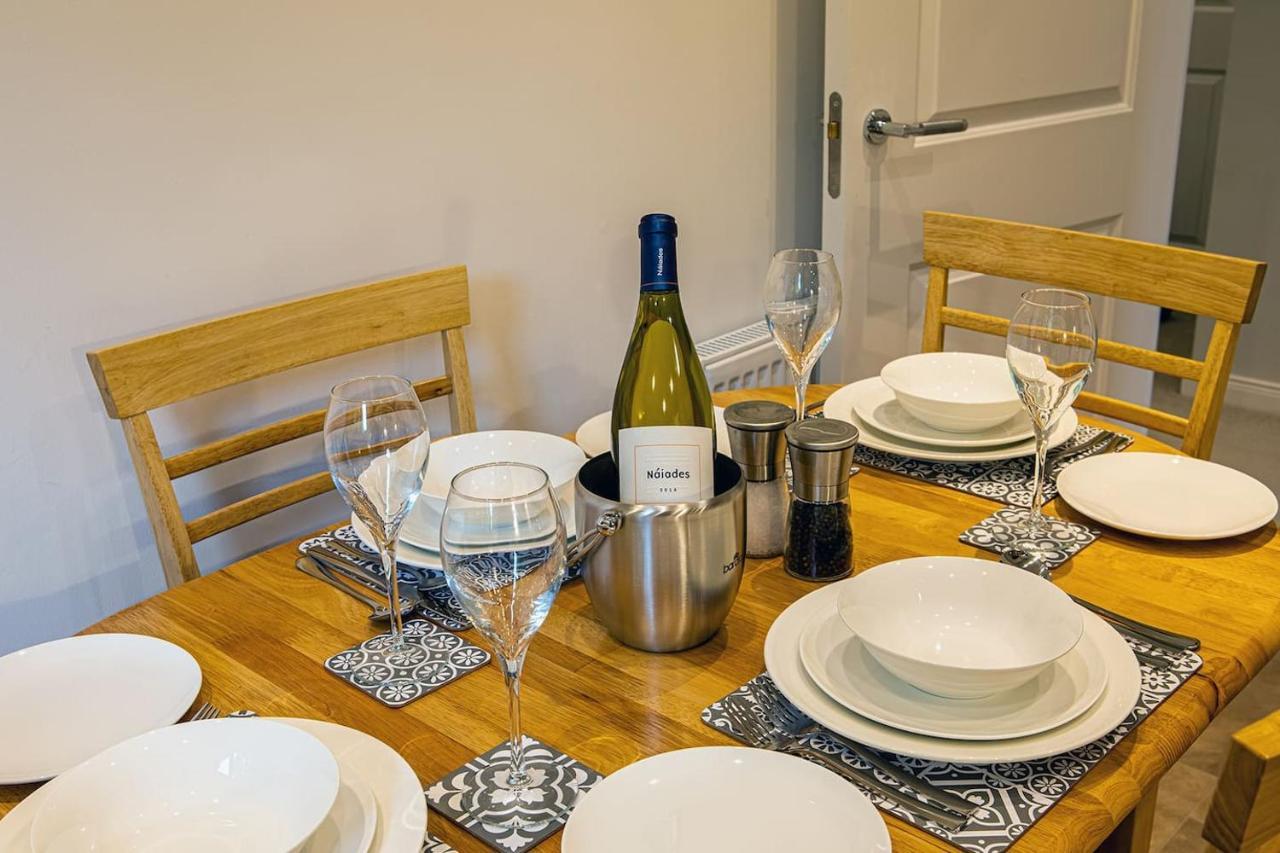 Hedgefield House - Serene Top Floor Flat Inverness Esterno foto